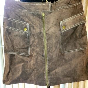 Dark brown suede lined skirt with front pockets.